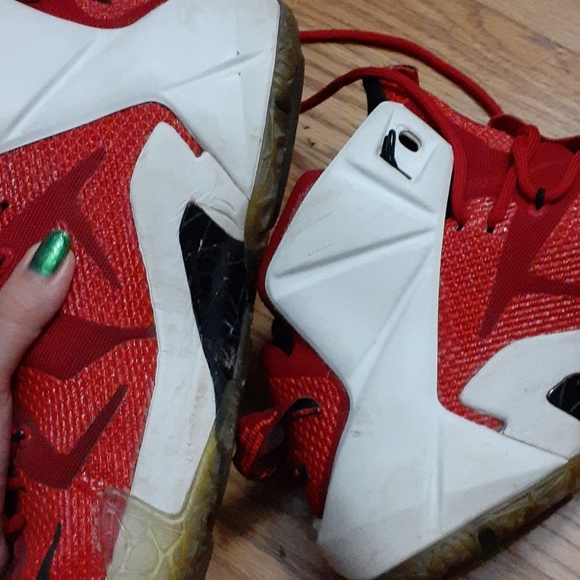 Nike Lebron James Heart of a Lion Sneakers Size 13 - Picture 9 of 11